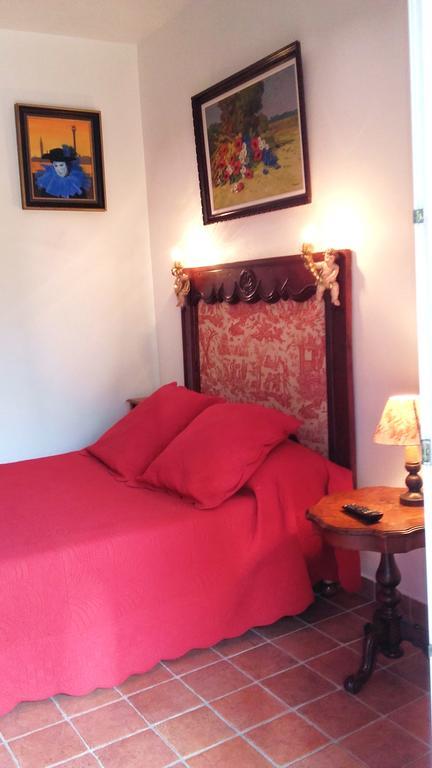 Le Vieux Vauvert Bed & Breakfast โรเชอร์กอร์บง ภายนอก รูปภาพ