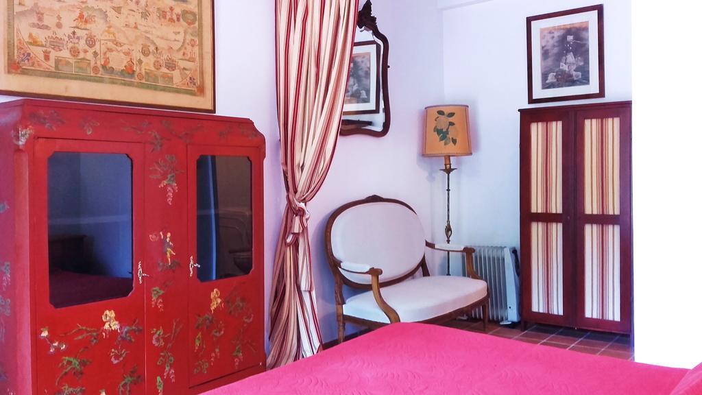 Le Vieux Vauvert Bed & Breakfast โรเชอร์กอร์บง ภายนอก รูปภาพ