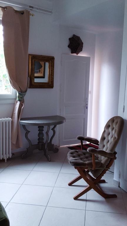 Le Vieux Vauvert Bed & Breakfast โรเชอร์กอร์บง ภายนอก รูปภาพ