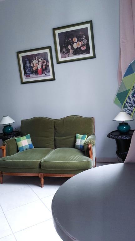 Le Vieux Vauvert Bed & Breakfast โรเชอร์กอร์บง ภายนอก รูปภาพ