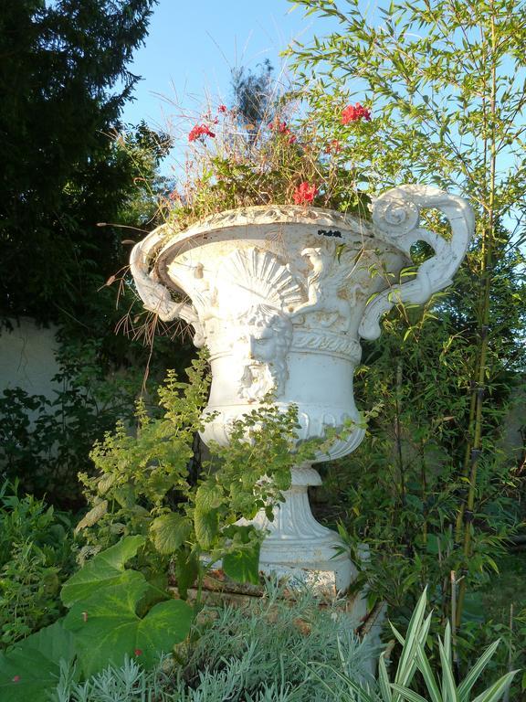 Le Vieux Vauvert Bed & Breakfast โรเชอร์กอร์บง ภายนอก รูปภาพ