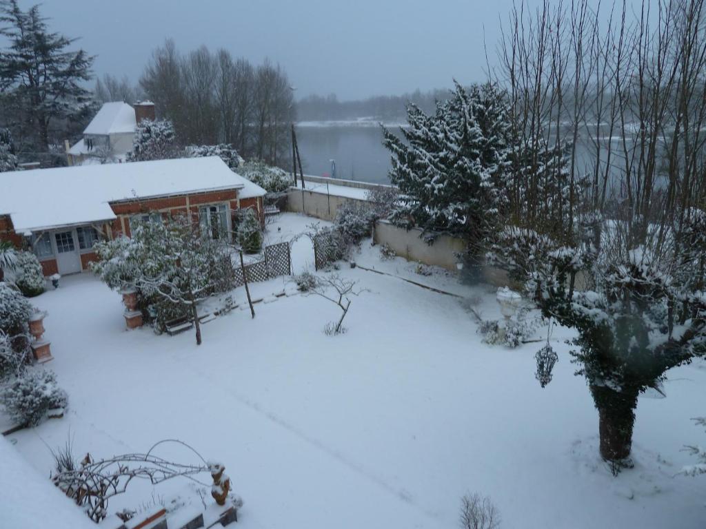 Le Vieux Vauvert Bed & Breakfast โรเชอร์กอร์บง ภายนอก รูปภาพ