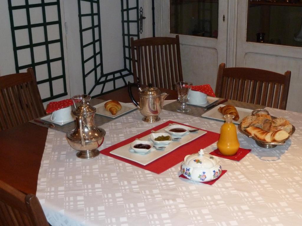 Le Vieux Vauvert Bed & Breakfast โรเชอร์กอร์บง ภายนอก รูปภาพ