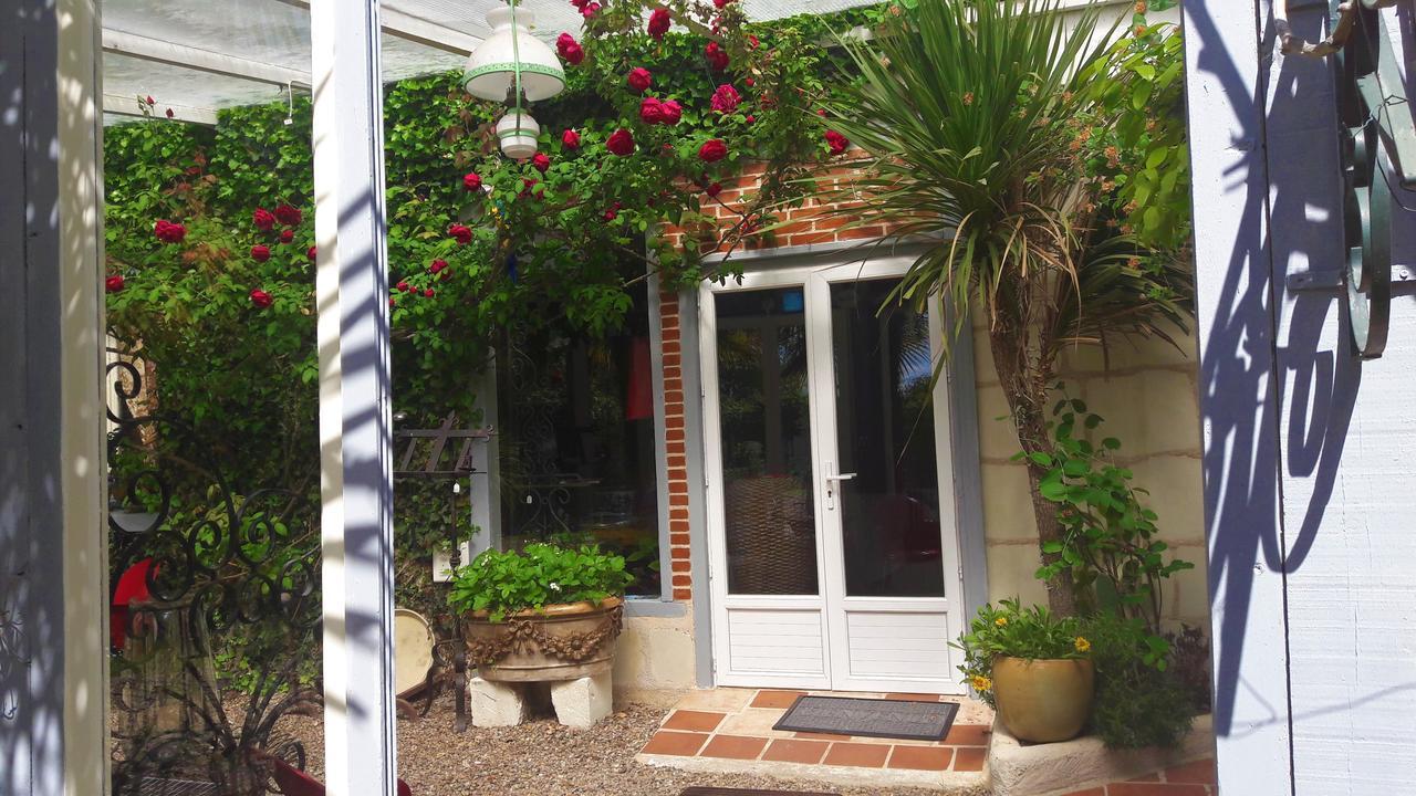Le Vieux Vauvert Bed & Breakfast โรเชอร์กอร์บง ภายนอก รูปภาพ