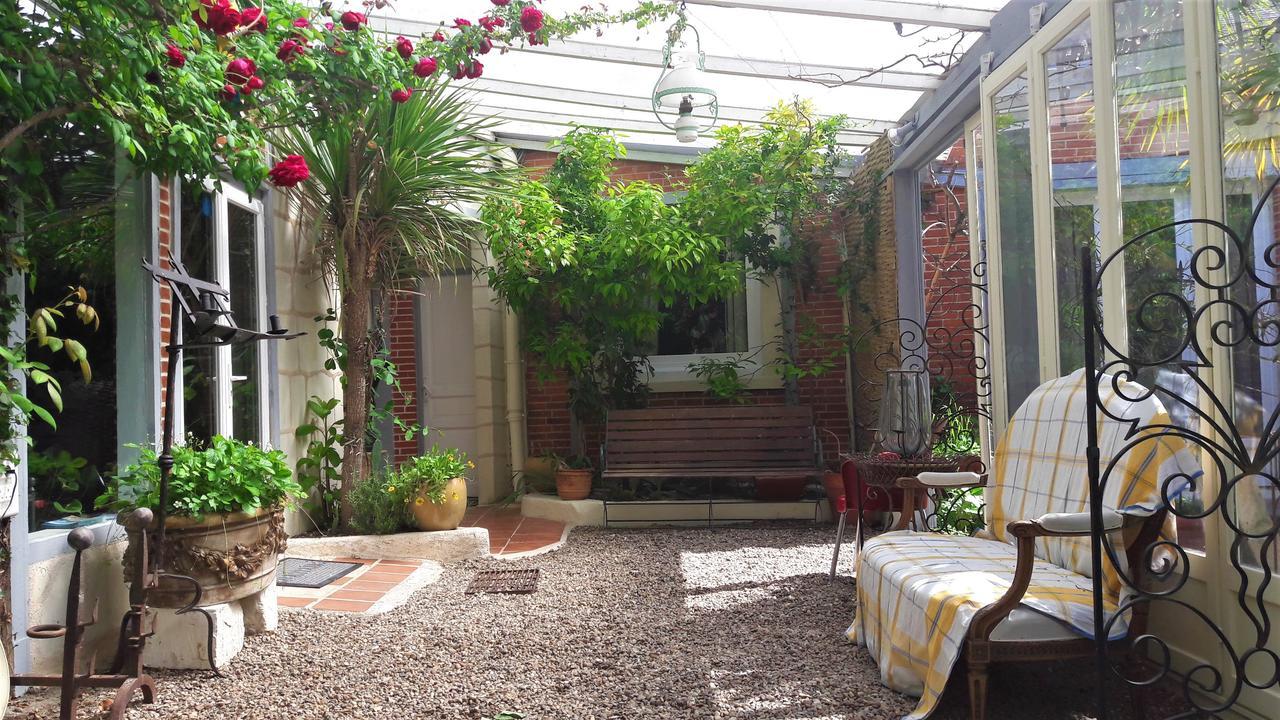 Le Vieux Vauvert Bed & Breakfast โรเชอร์กอร์บง ภายนอก รูปภาพ